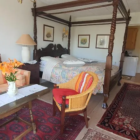 Naesbydale Hotell *