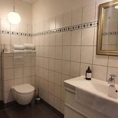 Naesbydale Hotel *