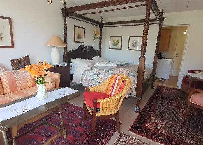 Naesbydale Hotell *